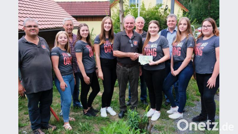 500 Euro gibt es von der Krieger- und Soldatenkameradschaft Speinshart für die Festgewänder der zukünftigen Festdamen. Bild: do