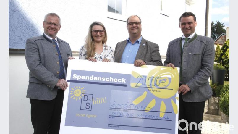 Die Beiräte Andreas Feller, Christian Paulus und Thomas Ebeling (von links) berieten gemeinsam mit GmbH-Geschäftsführerin Inez Paulus (Zweite von links) über die Verteilung der 20 000 Euro Spende des "Deutschen Systemhauses". Bild: Hirsch