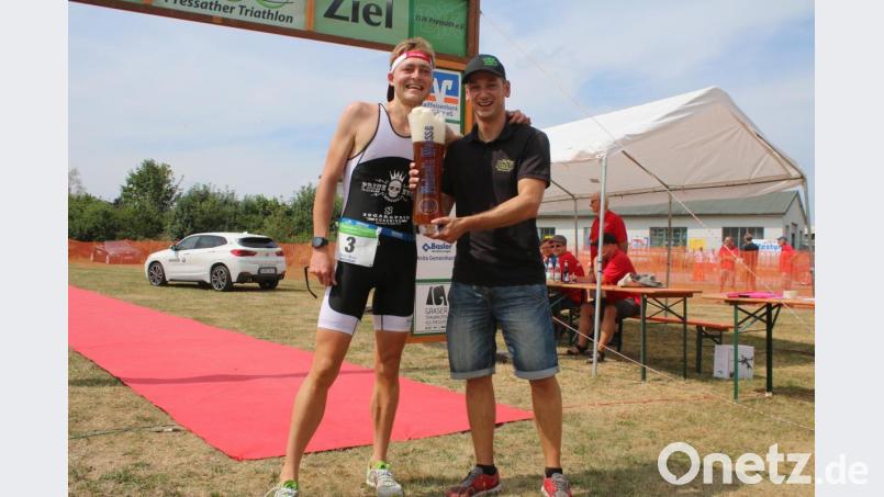 Nach 12 Jahren hat er sein Ziel erreicht: Sven Pollert hat den Pressather Triathlon gewonnen. Bild: sne