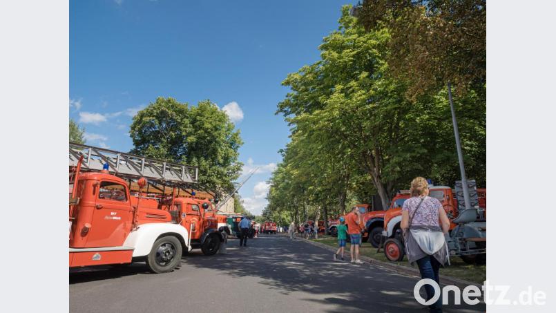 Voller Feuerwehr-Oldtimer war am vergangenen Wochenende die Bahnhofstraße. Bild: exb