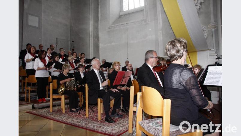 Haydns Nikolaimesse gestalteten der Kirchenchor und das Neustädter Salonorchester gemeinsam. Bild: wro