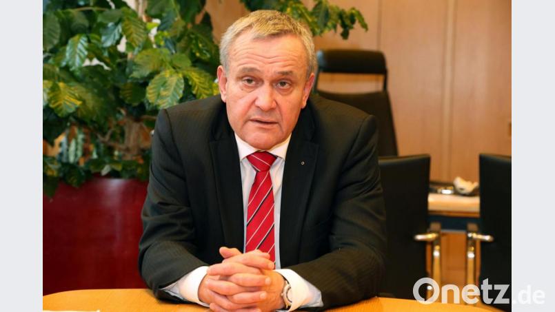 Er hat Pläne für sein Leben als Altbürgermeister: Kurt Seggewiß möchte den Vorsitz beim Weidener Schwimmverein übernehmen. Bild: Gerhard Götz