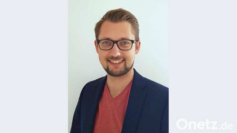 "Musik hilft mir zum Abschalten", sagt der neue Leiter der Weidener Franz-Grothe-Musikschule, Thorsten Willecke (30). Nur ab Oktober, wenn aus allen Schulräumen Weihnachtslieder erklingen, ist er manchmal genervt. Bild: Thorsten Willecke