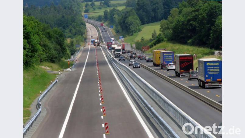 Auf der A 93 wird ab Samstag die Fahrbahn zwischen Wunsiedel und Pechbrunn erneuert. Bild: Gerhard Götz