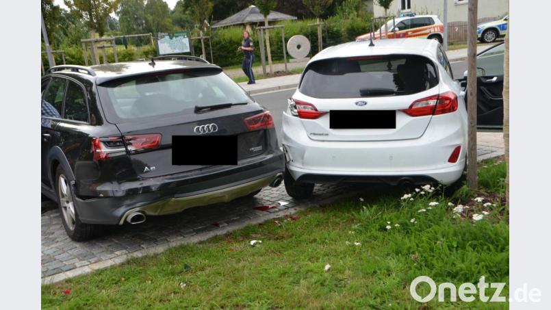 Unfall in Vohenstrauß: Die Polizei schätzt den entstandenen Schaden auf 25.000 bis 30.000 Euro. Bild: dob