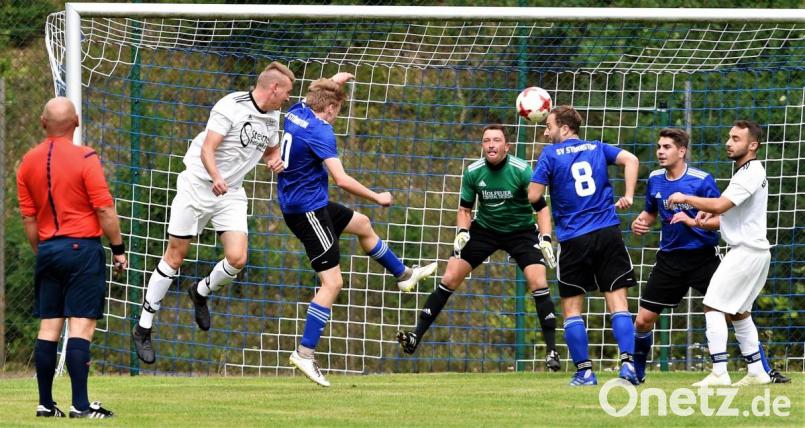 Dicke Luft vor dem Störnsteiner Tor: Im Duell der Neulinge behielt der ASV Haidenaab mit 2:1 die Oberhand beim SV Störnstein. Bild: Büttner, Gerhard