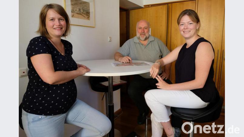 Abgebildete Personen: (von links nach rechts): Simone Plail (Stadtmarketing Amberg e.V.), Werner Stein (Kreisvorsitzender des Nordbayerischen Musikbunds), Ina Bogner (Stadtmarketing Amberg e.V.) Bild: Thomas Graml, Stadt Amberg