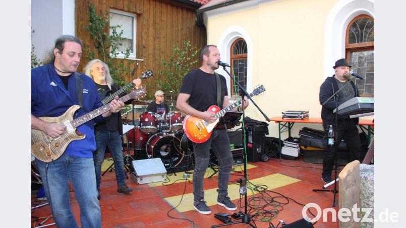 Italiensicher Abend in Hermannsreuth und die Band &quot;Timeless&quot;: Das gehört einfach zusammen. Bild: kro