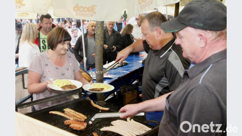 Das kulinarische Angebot ließ beim Neunburger Altstadtfest keine Wünsche offen. Bild: Hirsch