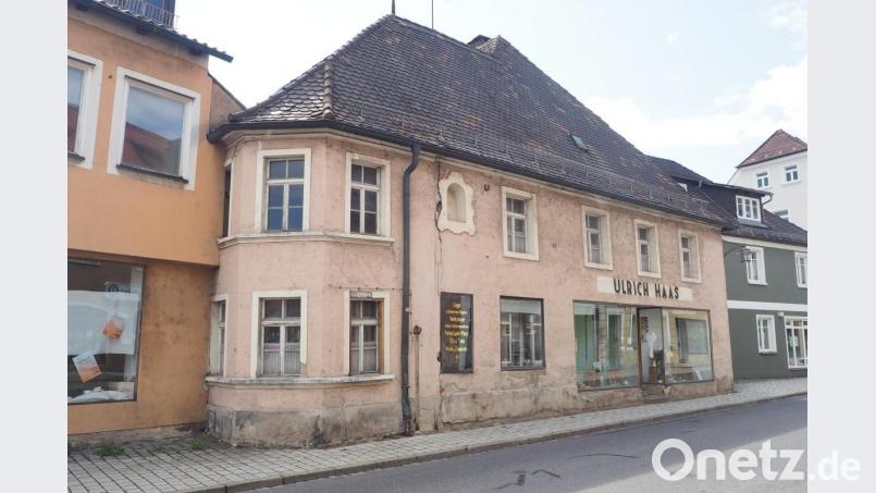 Heute ist der Altbau der Familie Haas ein Einzeldenkmal, das kurz vor der Sanierung steht. So manches Inventar ist allerdings ein Fall fürs Museum. Bild: bl