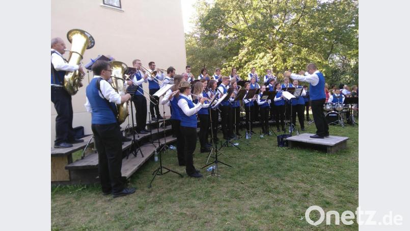 Die Hahnbacher Marktbläser begleiteten den Abschlussgottesdienst auf dem Frohnberg. Bild: mma