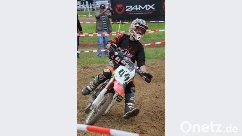 Hinter „Zündapps letzte Rache“ und Robeis Racing wurden die „Wülden Hund“ aus Sulzbach-Rosenberg mit Sebastian Kagermeier und Matthias Pöllinger (im Bild) Dritte in der Tuning-Klasse. Bild: gf