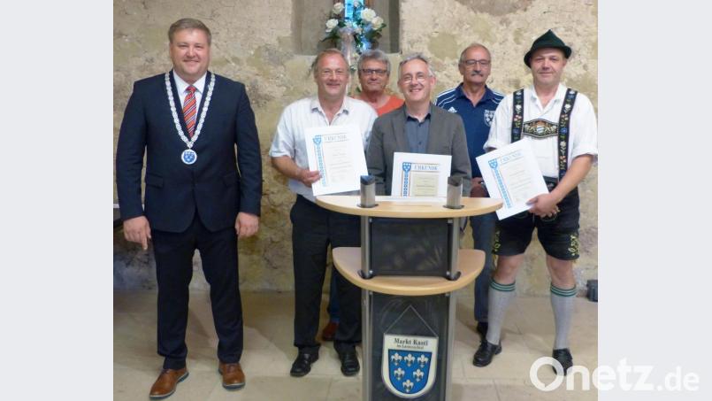 Gold und Silber (von links): Bürgermeister Stefan Braun, Thomas Franke, Judo-Chef Uwe Heidbüchel, Engelbert Hollweck, Gert Steuerl und Wolfgang Pöllath. Bild: jp