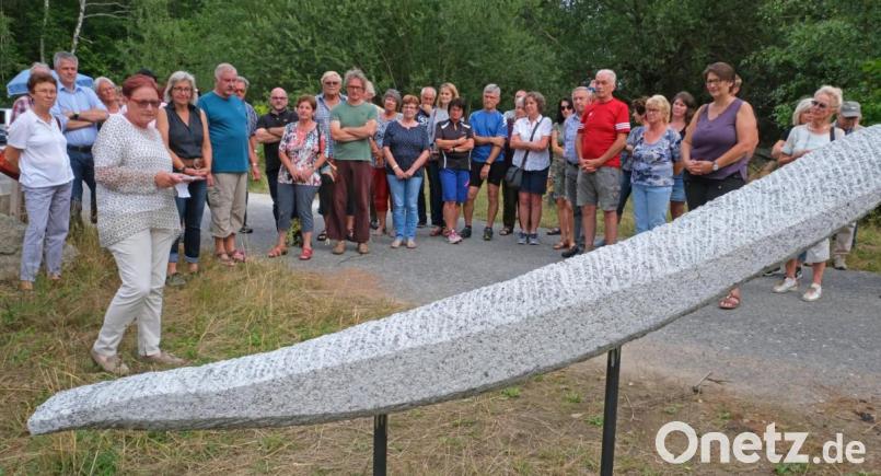 "Freiheit", so der Titel einer Granitstele, die durch die Luft zu schweben scheint. Es war eines der imponierenden Werke, die Kunstschule-Studenten während der 14-tägigen Exkursion entstehen ließen. Bild: nm