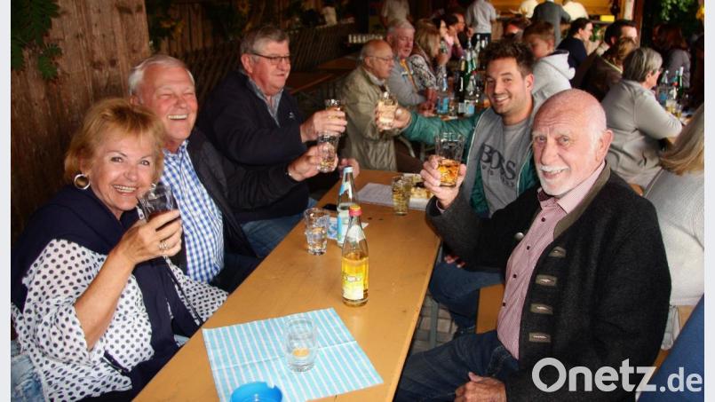 Das alle Jahre stattfindende Weinfest der Schönhaider Opel-Freunde ist stets gut besucht. Bild: wro