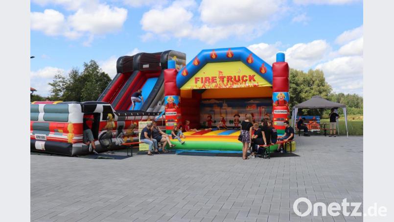 Für die Kinder hatte die Feuerwehr eine Hüpfburg aufgebaut. Bild: Freiwillige Feuerwehr Tirschenreuth/exb