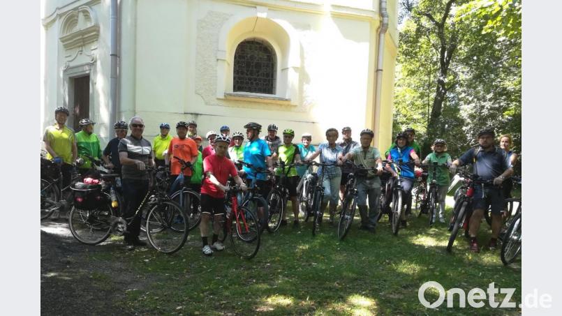 Im Bild die Radpilger, die sich zur zweiten Sternradwallfahrt zur Wallfahrtskirche St. Anna bei Planá in Tschechien aufmachten. Bild: kod