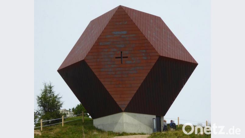 Die futuristisch anmutende „Granat-Kapelle“ auf dem Penkenjoch Bild: fsb