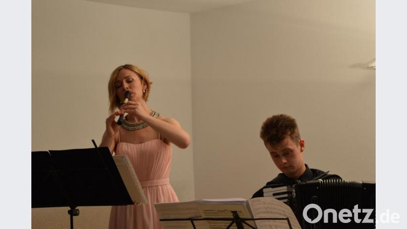 Die Gäste waren begeistert vom Repertoire der beiden Künstler. Bild: bej