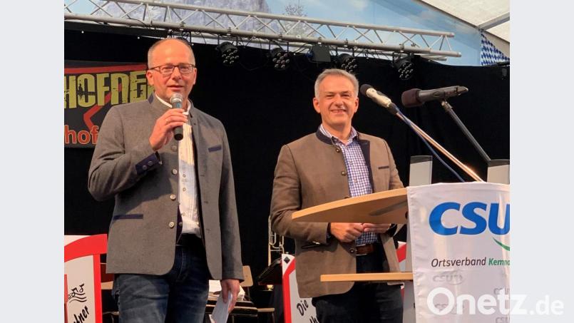 Die beiden CSU-Kandidaten für den Bürgermeister- bzw. Landratsposten Roman Schäffler und Roland Grillmeier bei ihrer Vorstellung beim 70. Kemnather Wiesenfest. Bild: mez