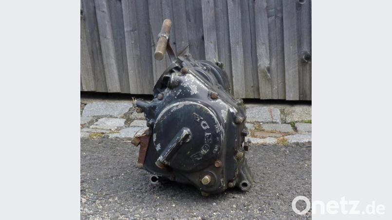 Der zwölf Kilogramm schwere Motorblock steht im Mittelpunkt des Wurfwettbewerbs. Bild: att