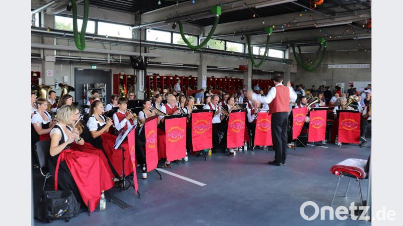 Die Großkonreuther Blasmusik sorgte für Unterhaltung. Bild: Freiwillige Feuerwehr Tirschenreuth/exb