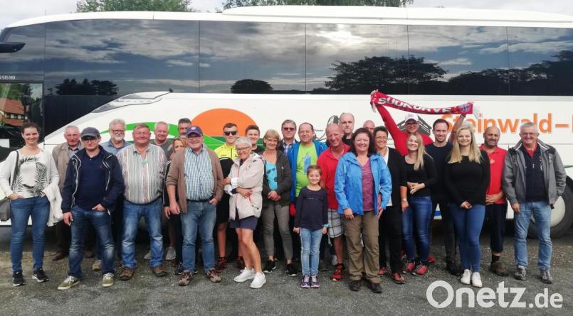 Die Bierwanderung in Franken machte den Teilnehmern viel Spaß. Mit auf dem Bild Vorsitzender Reiner Ockl (erste Reihe vierter von links). Bild: njn