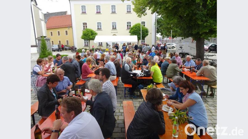 Große Resonanz erfuhr der Weißwurst-Frühschoppen der Pfarrei Bild: hm