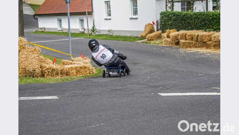 Auf der abschüssigen Strecke durch Münchenreuth werden die &quot;Rennpiloten&quot; wieder stark gefordert sein. Bild: exb