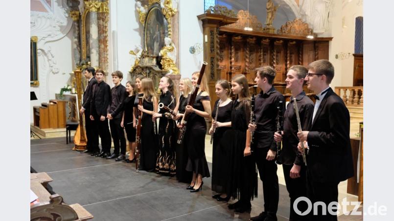 Eine Truppe des Sinfonieorchesters der Ukraine tritt am Dienstagabend in Speinshart als Solisten auf. Bild: do