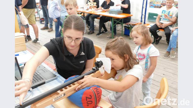 Für die Jüngsten stand ein Lichtgewehr zur Verfügung.