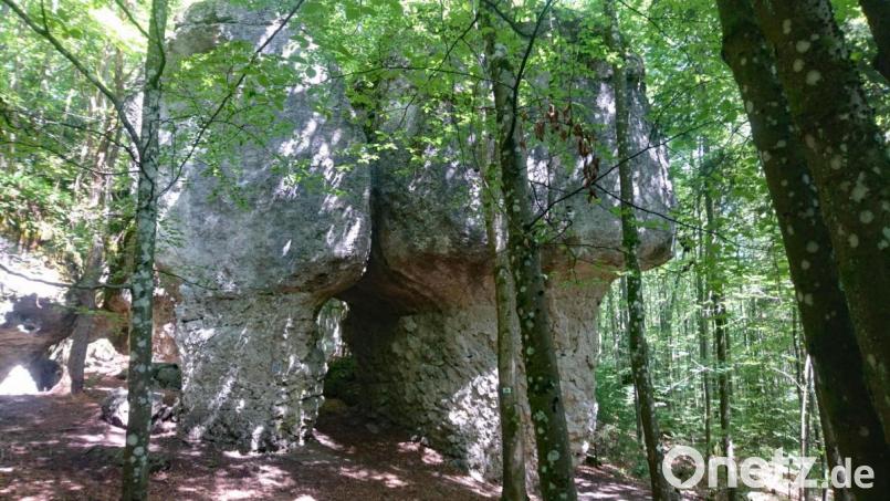 Die Pilzfelsen &quot;Zwei Brüder&quot; am Eingang der Steinernen Stadt bei Auerbach in der Oberpfalz. Bild: pkec