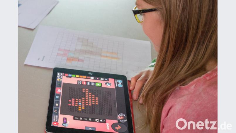 Designen des eigenen Helden am Tablet. Bild: Andreas Heinz/exb