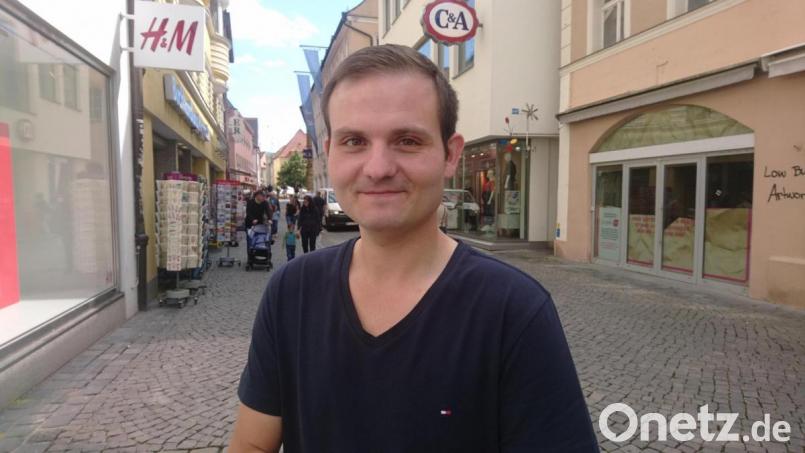 Daniel Götz, 31, aus Ammerthal parkt am Malteserplatz. &quot;Wenn etwas frei ist.&quot; Bild: pkec