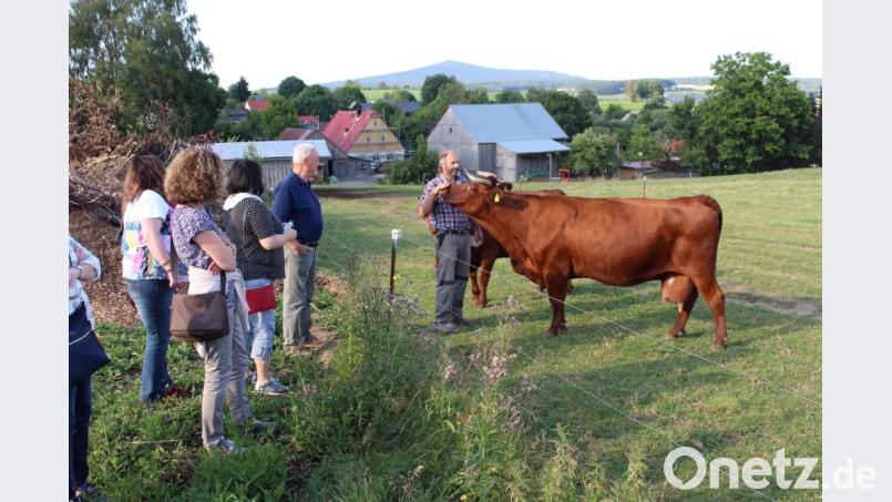 Initiaktivkreis Tirschenreuth beim Stammtisch bei Biobauer Köstler. Bild: Florian Preisinger/exb