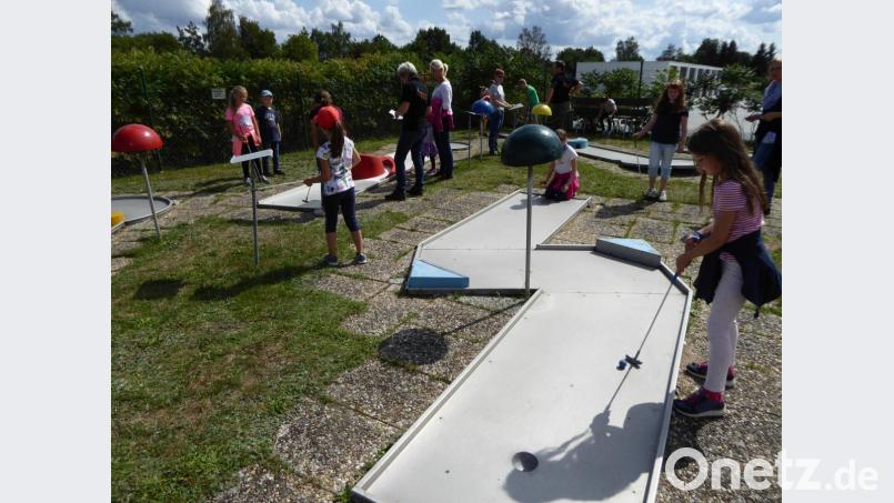Viel Spaß hatten die Kids beim Minigolfturnier. Bild: stn