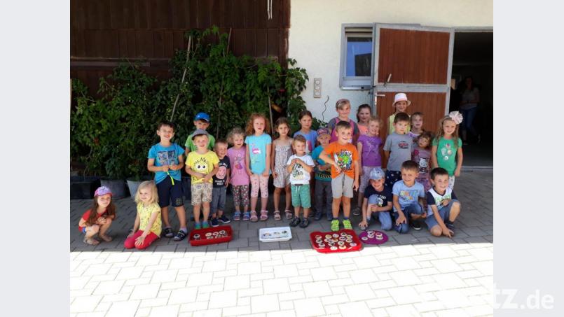 Die Kleinen hatten großen Spaß beim Fertigen von Mandalas. Bild: exb