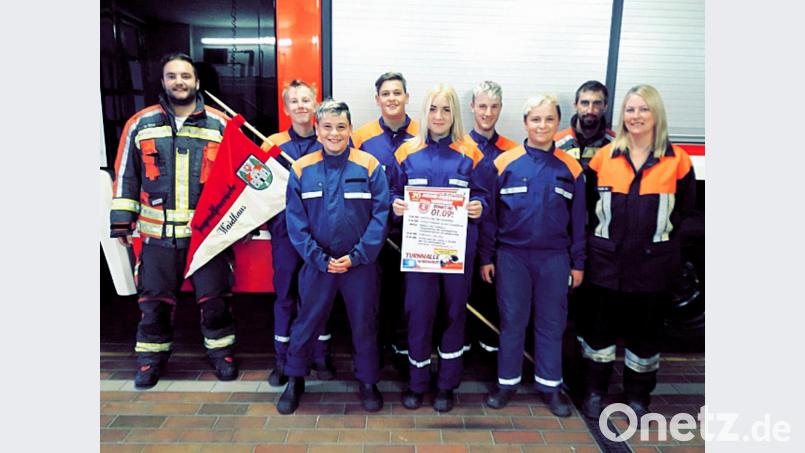 20-jähriges Bestehen feiert die Jugendfeuerwehr Waidhaus nach einer Idee von Jugendwart Dominik Zintl (links) und seiner Assistentin Christine Hölzel (rechts). Bild: fjo