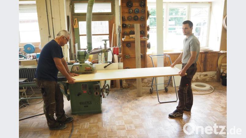 Nur kein Zwang: Mit dieser Strategie hat es Peter Stubenvoll (links) geschafft, dass das Familienunternehmen weitergeführt wird. Bild: bl