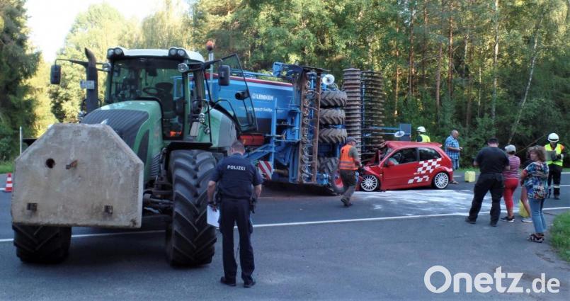 Die Staatsstraße 2238 bei Kohlberg war etwa eine Stunde gesperrt. Bild: jml