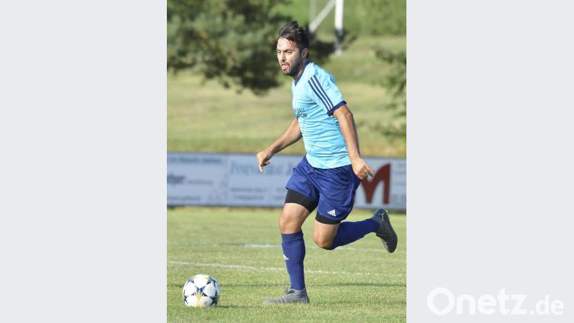 Früher in Diensten des SV 08 Auerbach, jetzt ist Erdal Izmire Spielertrainer bei Ursulapoppenricht. Er führte die Mannschaft von der A-Klasse in die Kreisliga. Bild: Ziegler