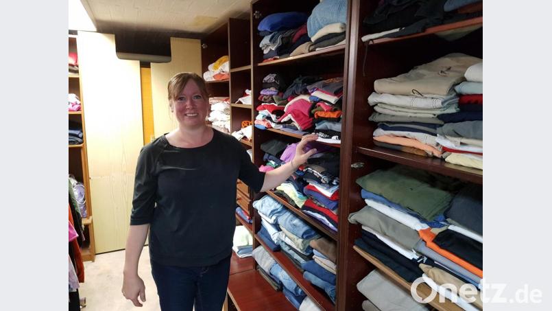 Blanka Weber arbeitet seit zwei Monaten im Sozialkaufhaus und ist dort hauptsächlich für die Bekleidung zuständig. Bild: ck