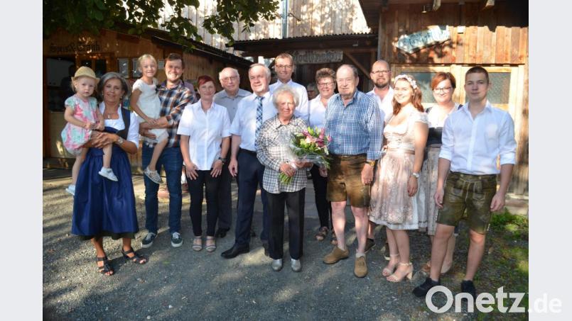 Anneliese Retzer feiert mit Familie und Freunden 80. Geburtstag. Bild: fz