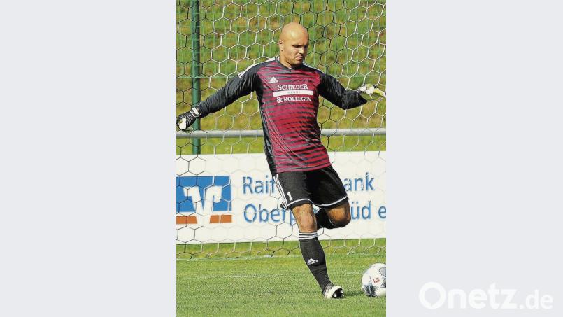 Ihrem Torwart Matthias Götz hatte es die SpVgg SV Weiden zu verdanken, dass sie beim FC Tegernheim keinen Treffer kassierte. Bild: Franken