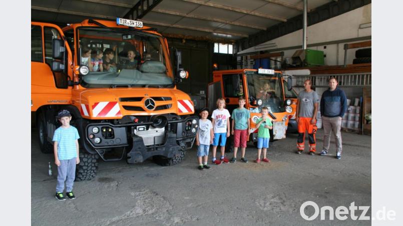 Besonders die Fahrzeuge hatten es den Kindern angetan. Bild: fpoz