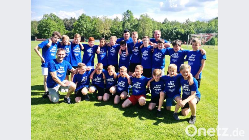 Die U 13 Mannschaft (D-Junioren) der Spielgemeinschaft mit Spielern vom ASV Haidenaab, dem SV Seybothenreuth und dem TSV Kirchenlaibach hat in der Kreisliga Bamberg/Bayreuth-Kulmbach 2018/2019 den Meistertitel errungen und den Aufstieg in die höchste Spielklasse, die Bezirksoberliga Oberfranken, geschafft. Bild: hai