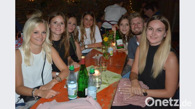 Auch den jungen Leuten gefiel es auf dem 18. Konnersreuther Weinfest. Bild: jr
