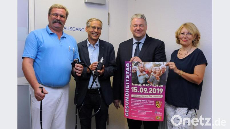 Das Programm stellten (von links) Dr. Harald Schmaußer (Ärzteverbund UGOM), Gesundheitsamtsleiter Dr. Roland Brey, Landrat Richard Reisinger und Irene Hug vom Gesundheitsamt vor. Bild: Hollederer, Christine