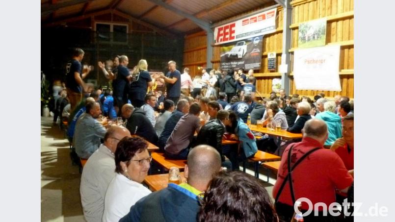 Bereits zum Festauftakt am Samstagabend durften sich die Verantwortlichen über ein volles Haus freuen. Bild: lts