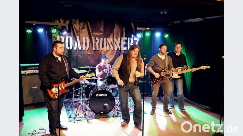 Die &quot;Road Runnerz&quot; covern Songs bekannter Rock-Bands. Von AC/DC bis Eric Clapton - ihr Repertoire umfasst die Hits vieler Rock-Giganten. Bild: Thorsten Horn